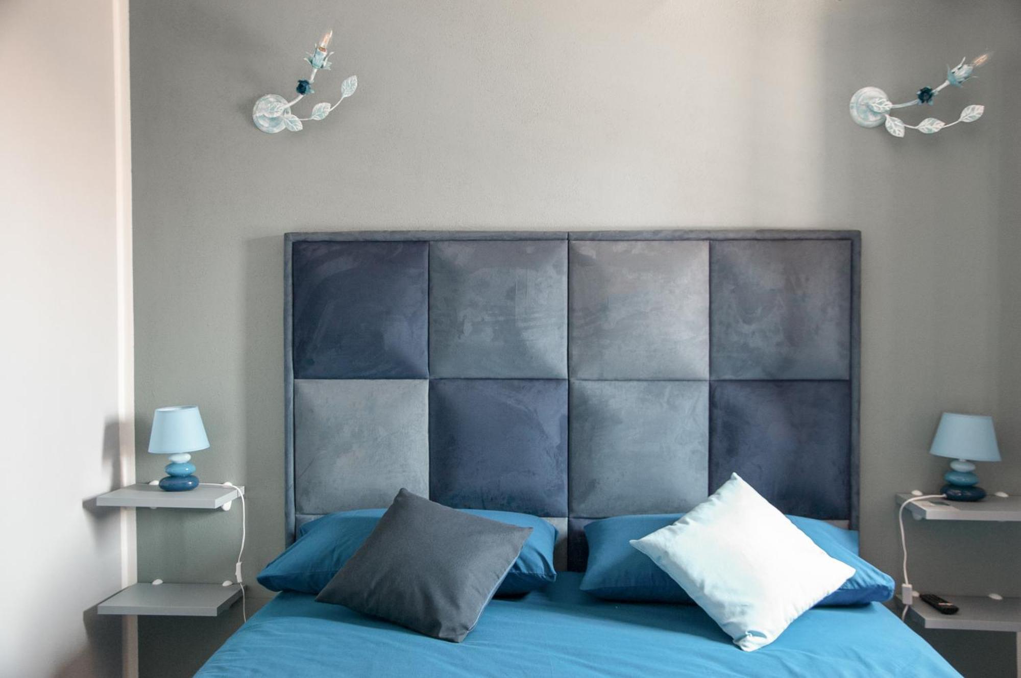 ジェラーチェ La Rosa Blu Bed & Breakfast エクステリア 写真
