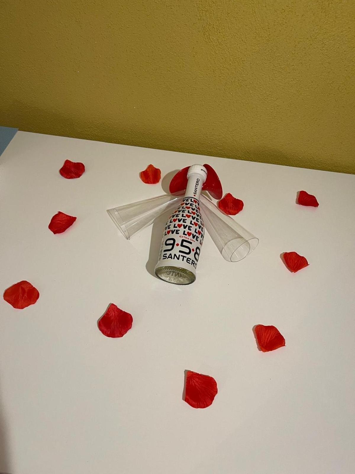 ジェラーチェ La Rosa Blu Bed & Breakfast エクステリア 写真