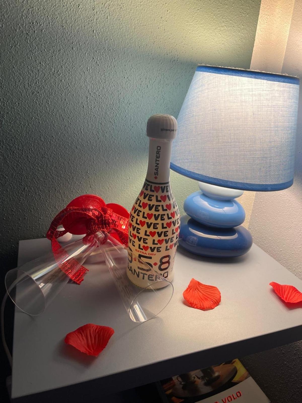 ジェラーチェ La Rosa Blu Bed & Breakfast エクステリア 写真