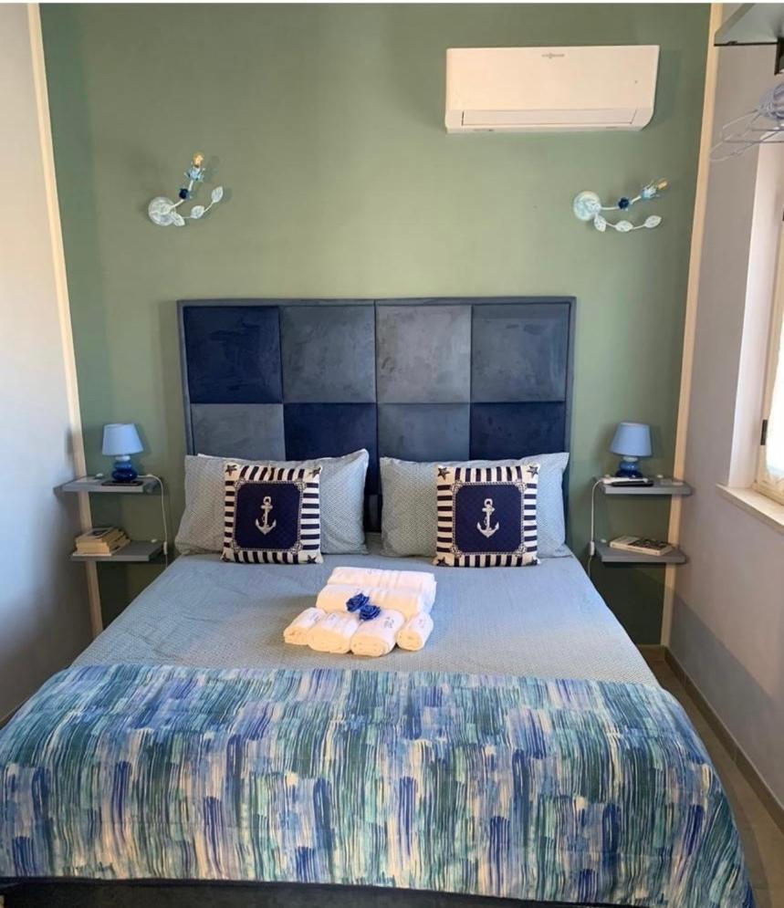 ジェラーチェ La Rosa Blu Bed & Breakfast エクステリア 写真